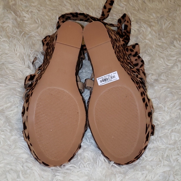 Torrid Leopard Platform Wedge 8 WW - Picture 6 of 6